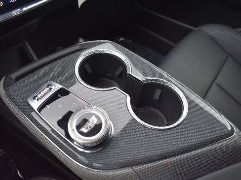 Used 2025 Cadillac Optiq Sport 2 w/ LPO, Floor Liner Package AWD/4WD image 19
