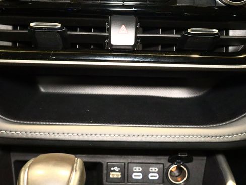 Used 2024 Toyota Highlander LE image 26