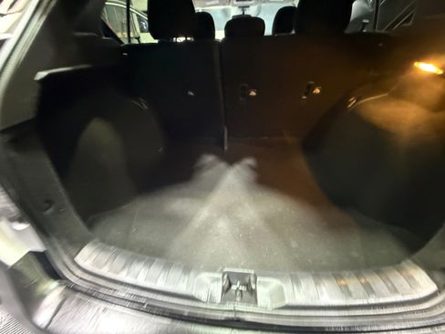 Used 2020 Nissan Kicks S image 34