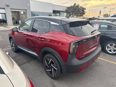Used 2025 Nissan Kicks SV w/ SV Premium Package FWD image 2