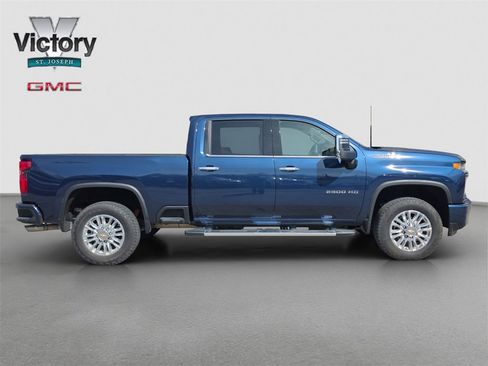 Used 2021 Chevrolet Silverado 2500 High Country w/ Z71 Off-Road Package image 18