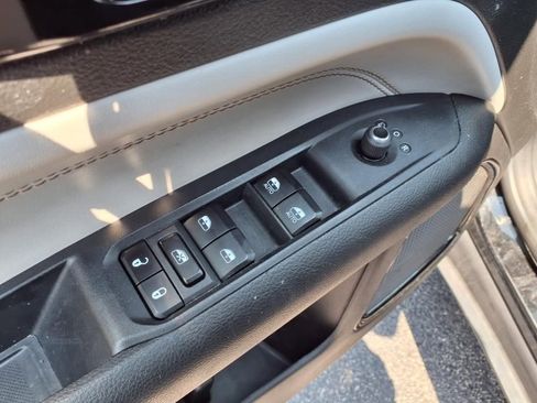 Used 2022 Jeep Compass Limited image 12