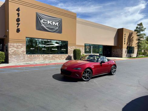 Used 2016 MAZDA MX-5 Miata Grand Touring RWD image 2