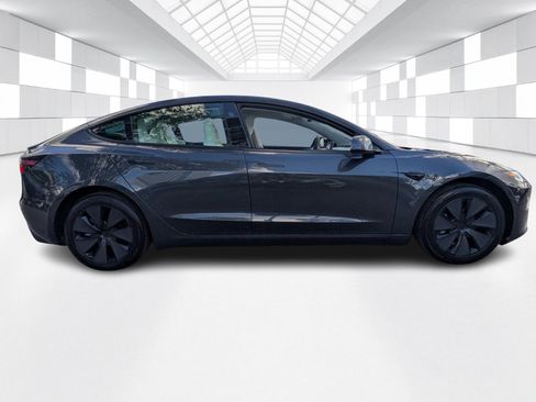 Used 2025 Tesla Model 3 image 8