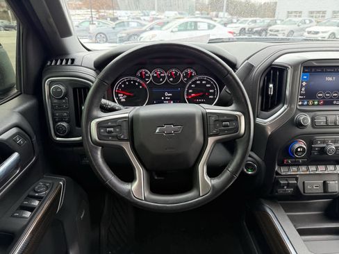 Used 2021 Chevrolet Silverado 1500 LT Trail Boss w/ Convenience Package II image 16