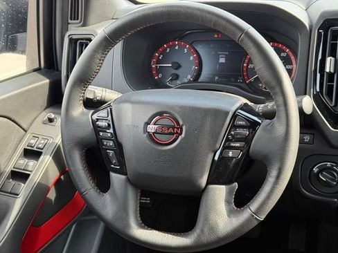 Used 2026 Nissan Frontier PRO-4X AWD/4WD image 15