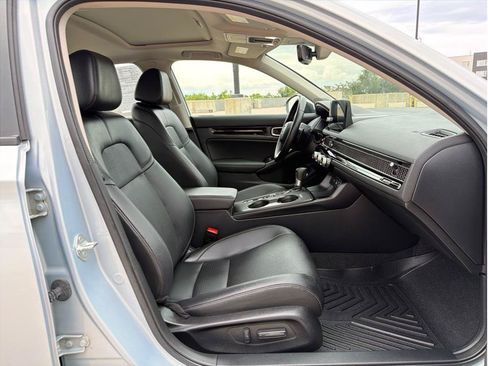 Used 2023 Honda Civic Touring image 14