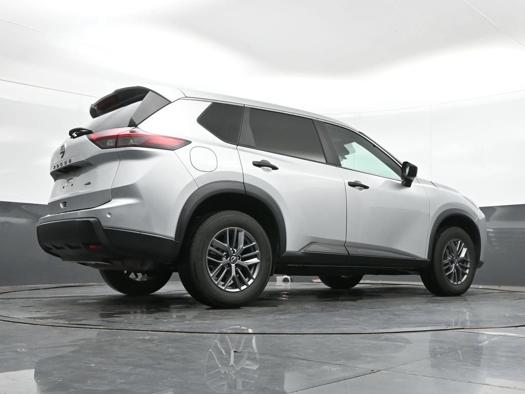 Used 2024 Nissan Rogue S AWD/4WD image 41