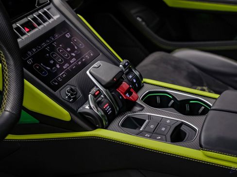 Used 2022 Lamborghini Urus AWD/4WD image 67