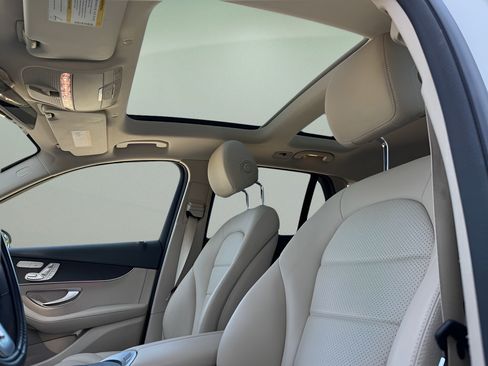 Used 2020 Mercedes-Benz GLC 300 4MATIC image 19