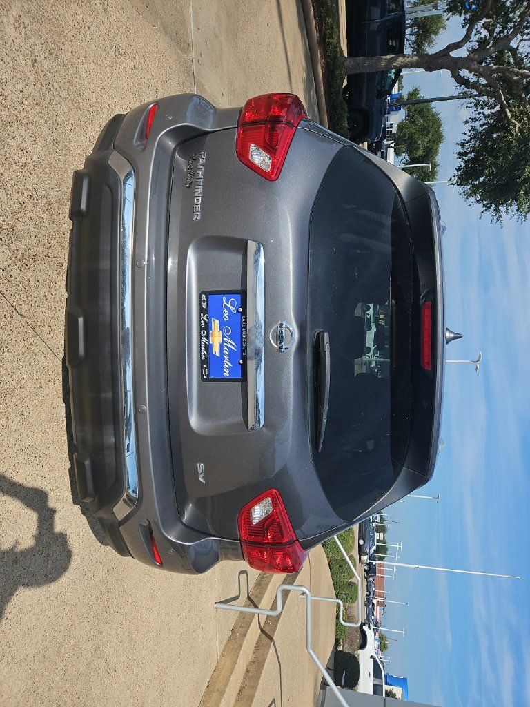Used 2019 Nissan Pathfinder SV FWD image 6