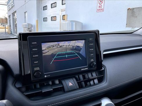 Used 2022 Toyota RAV4 LE image 26
