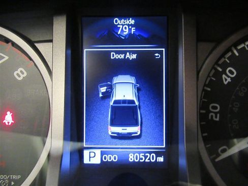 Used 2016 Toyota Tacoma SR5 image 18