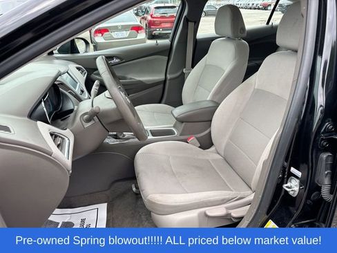 Used 2018 Chevrolet Cruze LS FWD image 17