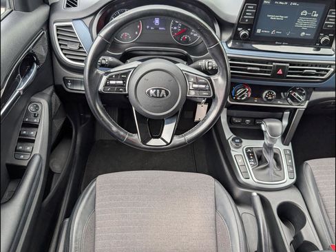Used 2021 Kia Seltos S AWD/4WD image 8