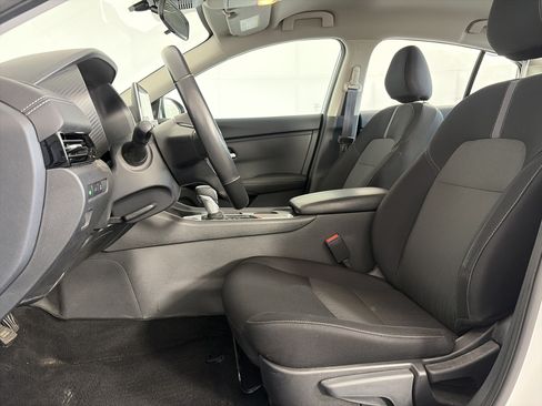 Certified 2024 Nissan Sentra SV w/ All-Weather Package FWD image 6