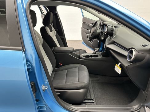 New 2026 Chevrolet Trax LS w/ LS Convenience Package FWD image 21