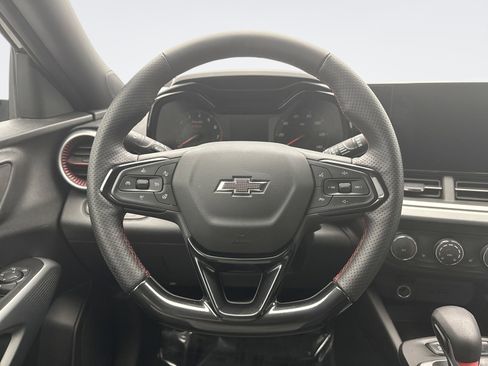 Used 2025 Chevrolet Trax RS w/ Driver Confidence Package image 12