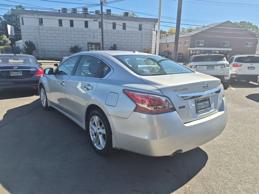 Used 2015 Nissan Altima 2.5 SV w/ Convenience Package FWD image 6
