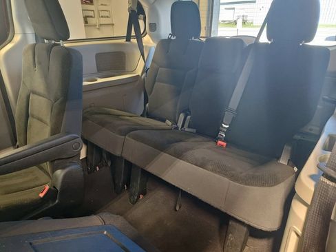 Used 2018 Dodge Grand Caravan SE FWD image 28