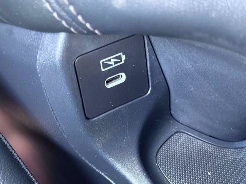 Certified 2025 Honda HR-V EX-L image 34