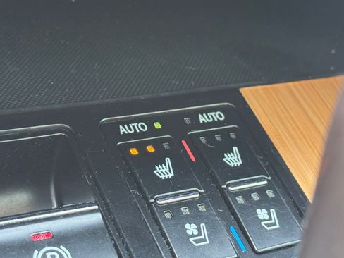 Used 2019 Lexus RX 350L w/ Premium Package image 5