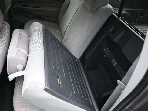 Used 2014 Toyota Tacoma Base w/ SR5 Package image 32