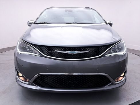 Used 2020 Chrysler Pacifica Limited w/ Advanced Safetytec Group FWD image 12