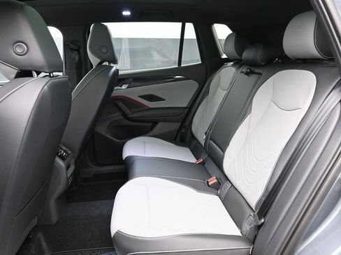 New 2026 Volkswagen Tiguan SE R-Line FWD image 9