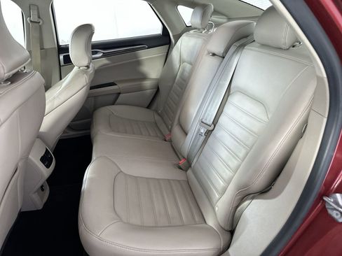 Used 2018 Ford Fusion SE w/ Fusion SE Technology Package image 27