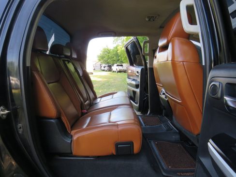Used 2014 Toyota Tundra Platinum image 23