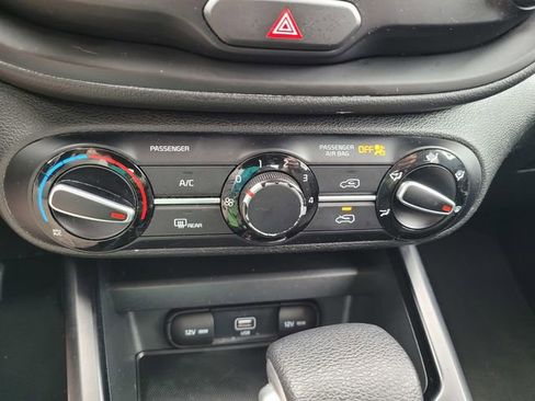 Used 2022 Kia Soul LX image 23