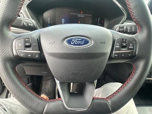 Used 2025 Ford Escape ST-Line Select AWD/4WD image 18