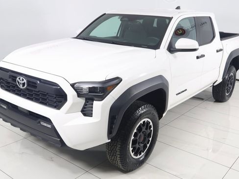 Used 2024 Toyota Tacoma TRD Off-Road image 19