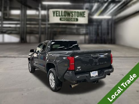 Used 2025 Toyota Tacoma SR5 AWD/4WD image 2