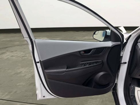 Used 2020 Hyundai Kona SE AWD/4WD image 12