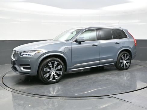 Used 2023 Volvo XC90 T8 Plus w/ Protection Package Premier image 3