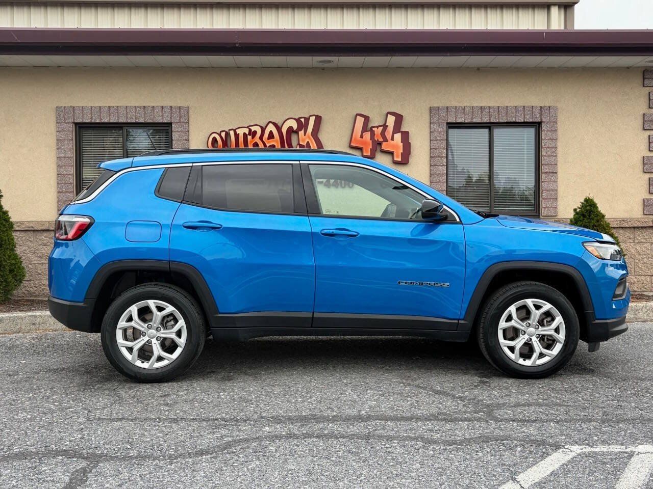 Used 2024 Jeep Compass Latitude AWD/4WD image 29