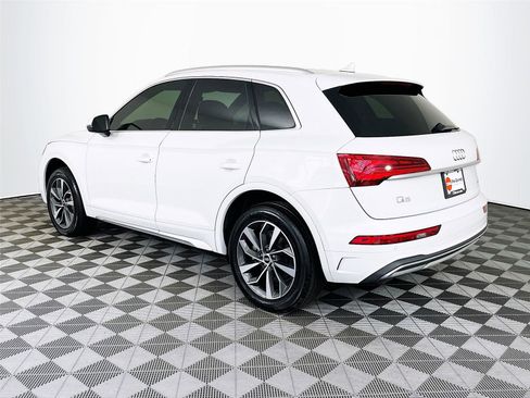 Used 2021 Audi Q5 Premium w/ Convenience Package image 6