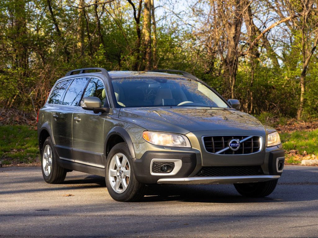 Used 2010 Volvo XC70 3.2 AWD/4WD image 1