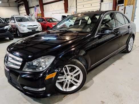 Used 2013 Mercedes-Benz C 300 4MATIC Sedan image 1