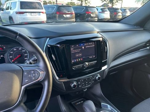 Used 2023 Chevrolet Traverse LT FWD image 23