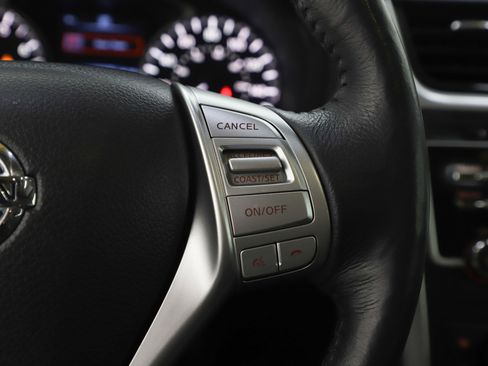 Used 2017 Nissan Altima 2.5 SL w/ Moonroof Package image 24