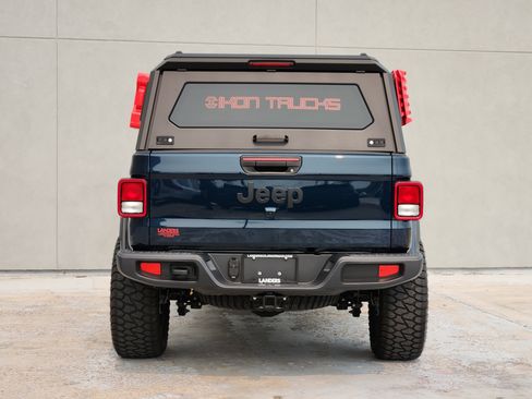 Used 2025 Jeep Gladiator Sport AWD/4WD image 7
