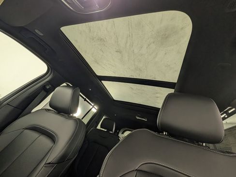 New 2025 Jeep Grand Cherokee L Limited w/ Luxury Tech Group II image 31