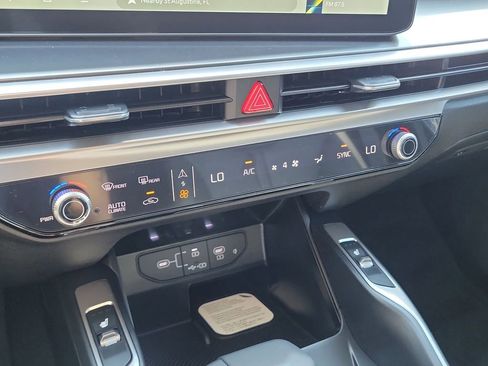 New 2026 Kia Sorento EX w/ EX Premium Package FWD image 34