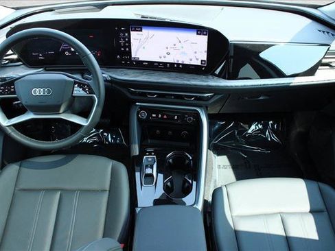 Used 2025 Audi Q5 Premium Plus w/ Premium Plus AWD/4WD image 17