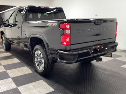 Used 2023 Chevrolet Silverado 2500 Custom w/ Custom Value Package AWD/4WD image 15