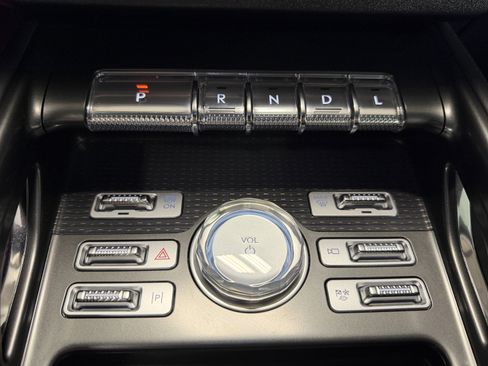 Used 2024 Lincoln Nautilus Reserve w/ Equipment Group 202A image 19