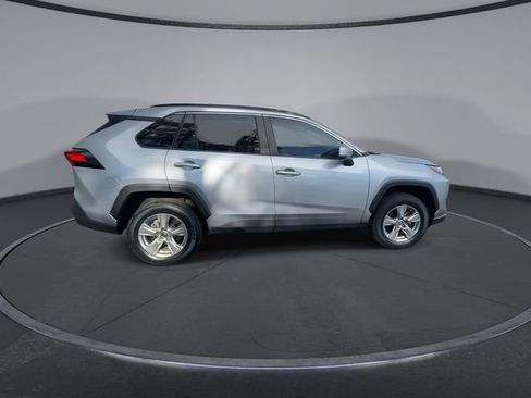 Used 2022 Toyota RAV4 XLE image 16